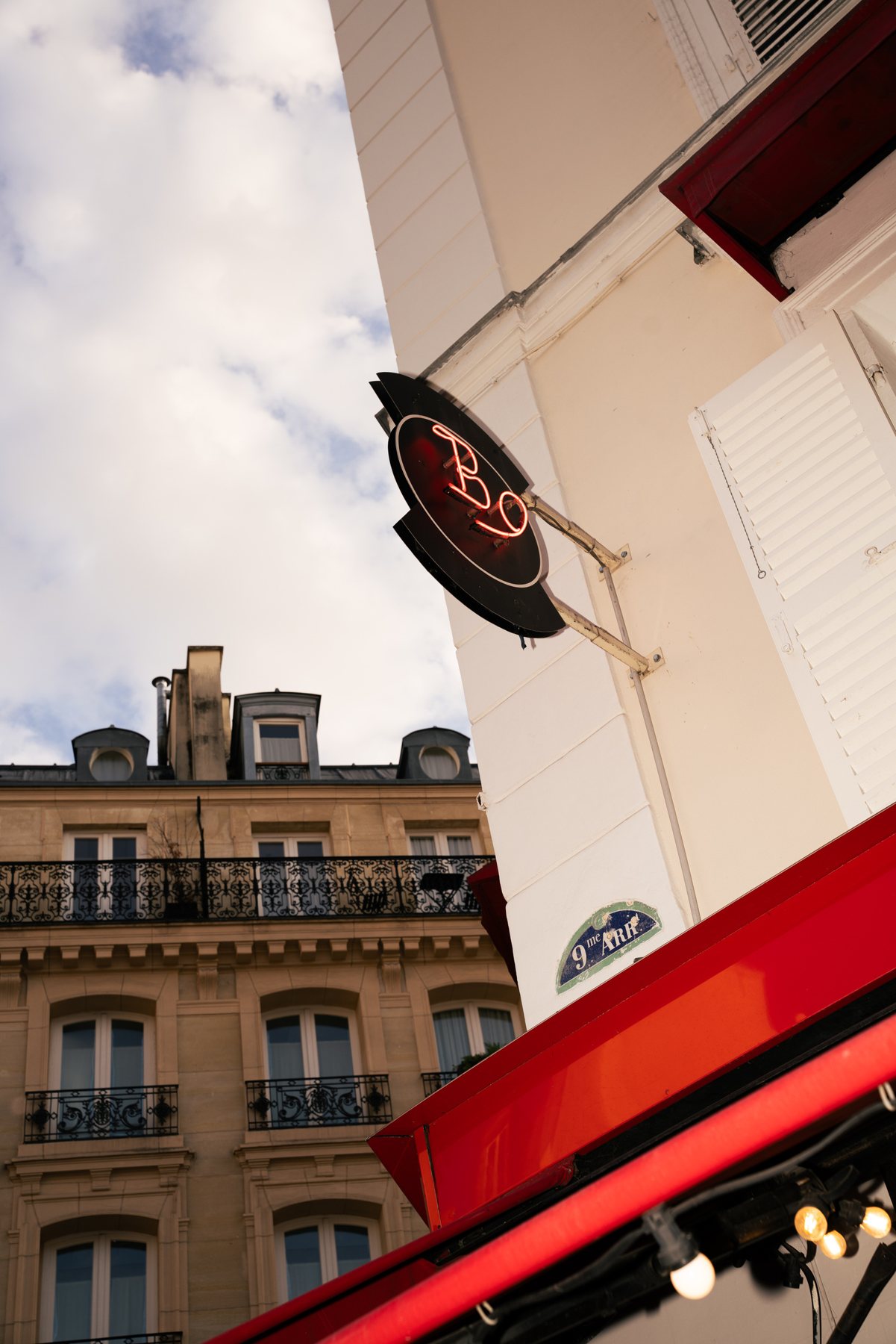 Façade du B9, Bistrot du 9ème au 1 rue Frochot, Pigalle Paris 9e