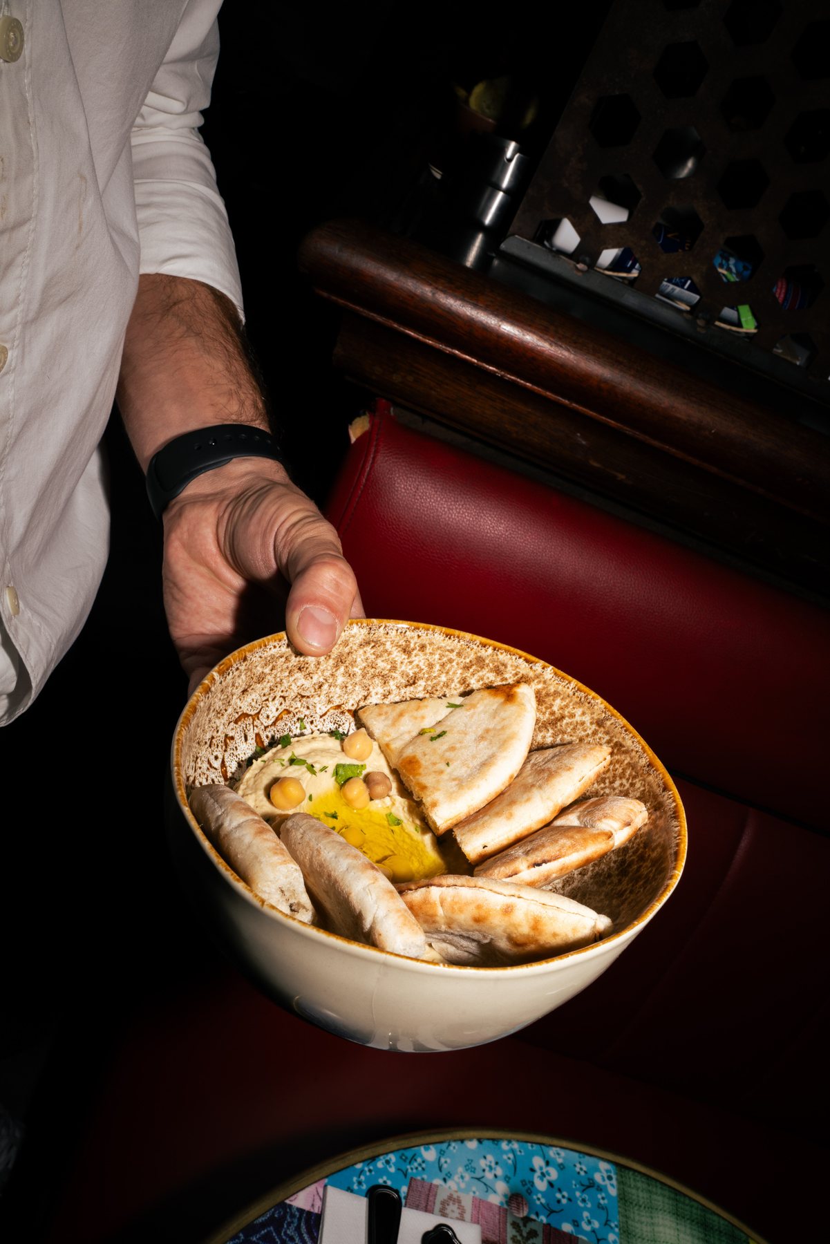 Houmous et pita à partager au B9 Paris 9e
